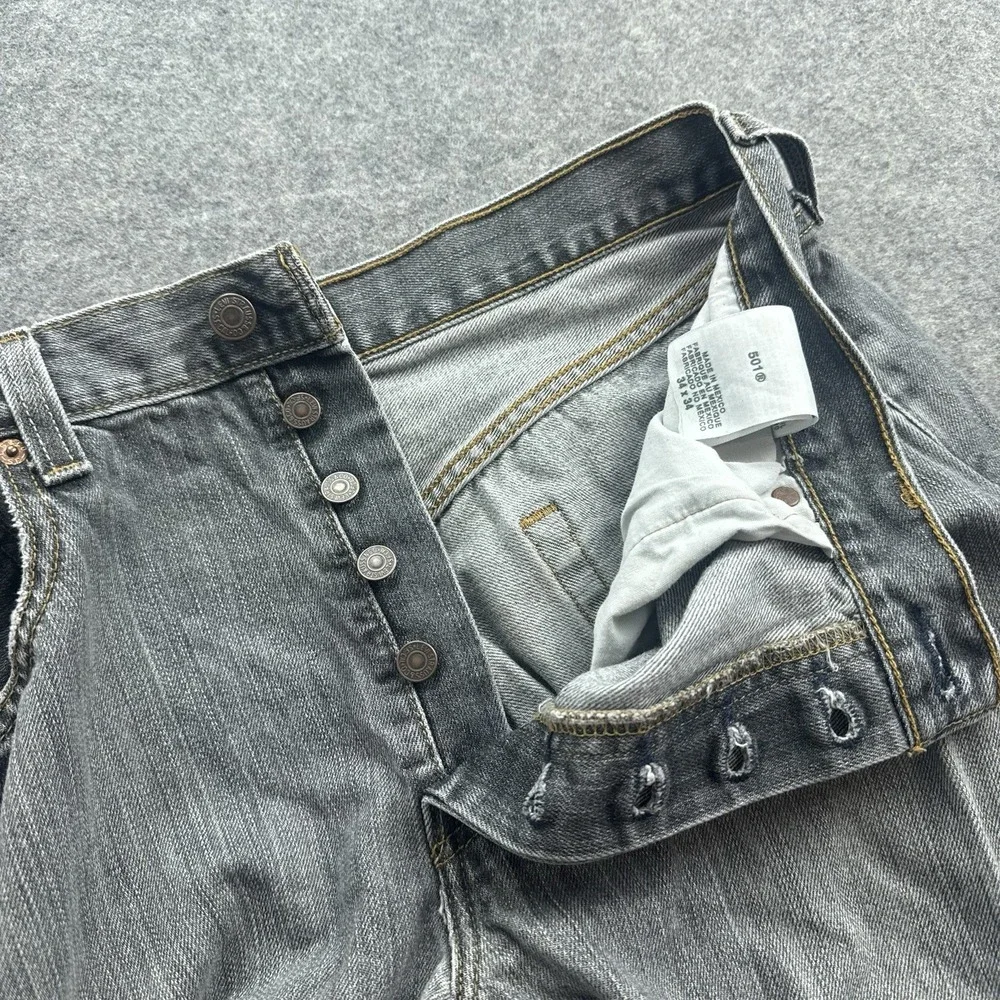Levis 501 Jeans Mens 34x34 Gray Faded Straight Leg Button Fly Y2K Denim